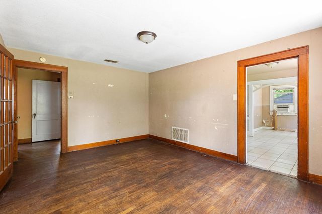 800 N Woods Street, Sherman, TX 75092