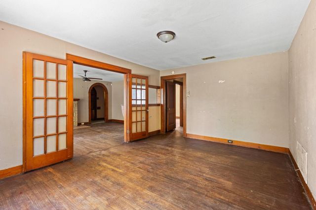 800 N Woods Street, Sherman, TX 75092