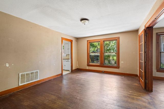 800 N Woods Street, Sherman, TX 75092
