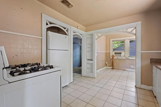 800 N Woods Street, Sherman, TX 75092