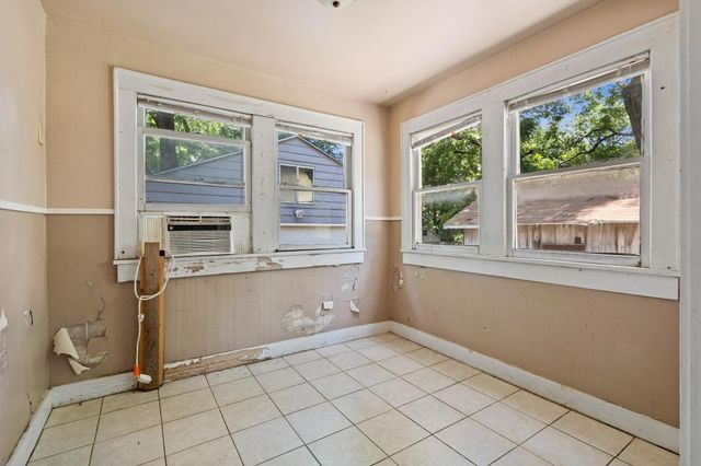 800 N Woods Street, Sherman, TX 75092