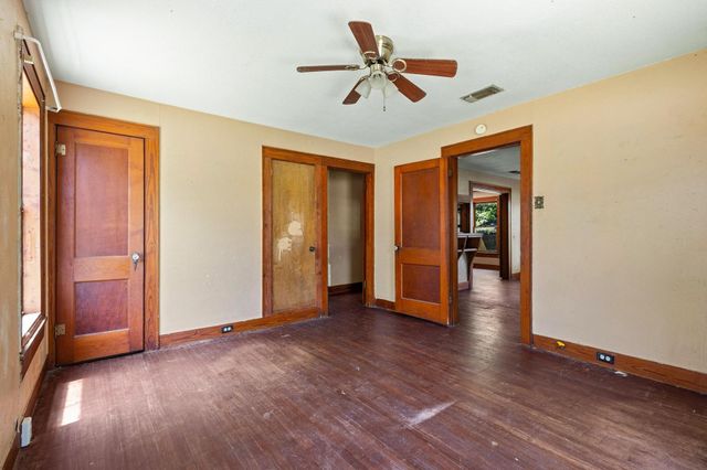 800 N Woods Street, Sherman, TX 75092