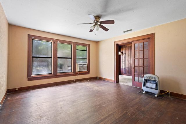 800 N Woods Street, Sherman, TX 75092