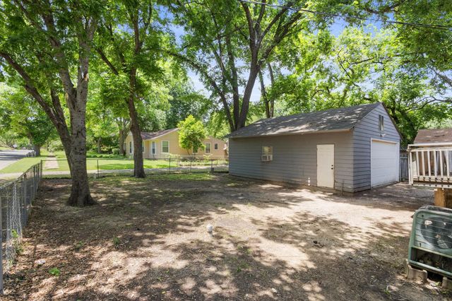 800 N Woods Street, Sherman, TX 75092