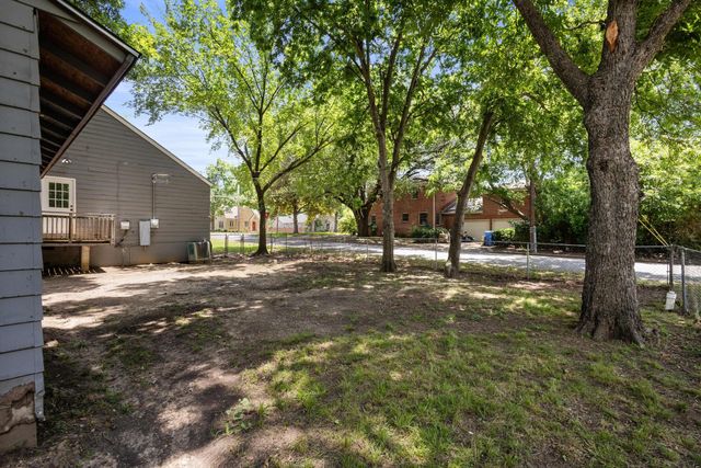 800 N Woods Street, Sherman, TX 75092