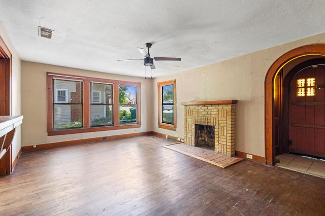 800 N Woods Street, Sherman, TX 75092