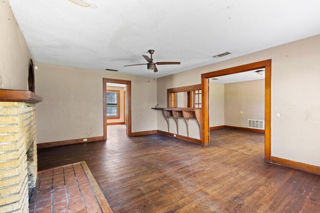 800 N Woods Street, Sherman, TX 75092