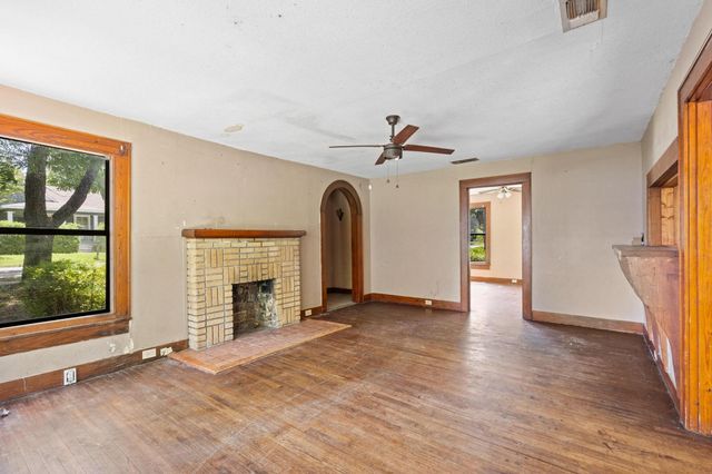 800 N Woods Street, Sherman, TX 75092