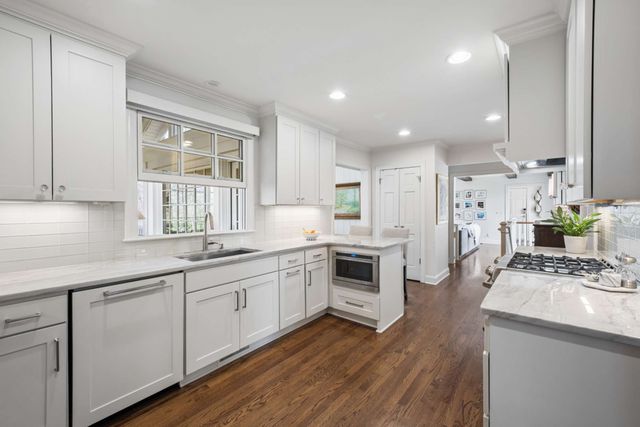 6010 Hickory Valley Rd, Nashville, TN 37205