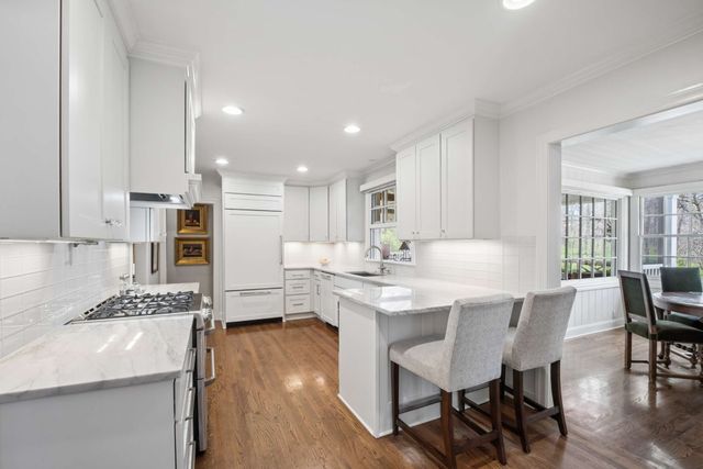 6010 Hickory Valley Rd, Nashville, TN 37205