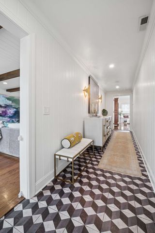 6010 Hickory Valley Rd, Nashville, TN 37205