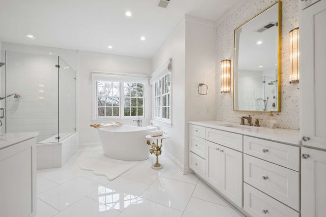 6010 Hickory Valley Rd, Nashville, TN 37205