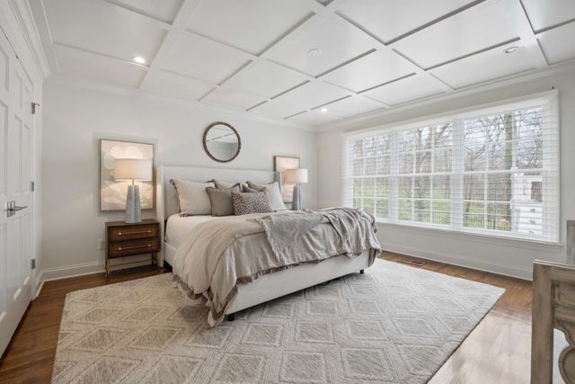 6010 Hickory Valley Rd, Nashville, TN 37205