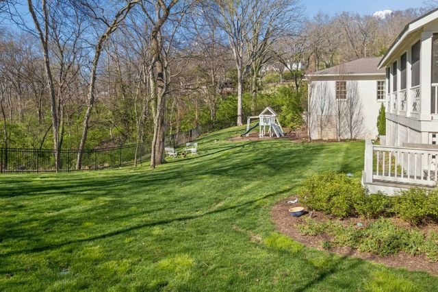 6010 Hickory Valley Rd, Nashville, TN 37205