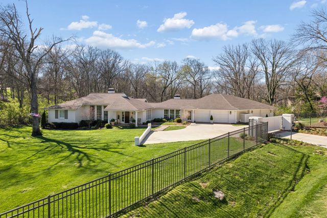 6010 Hickory Valley Rd, Nashville, TN 37205