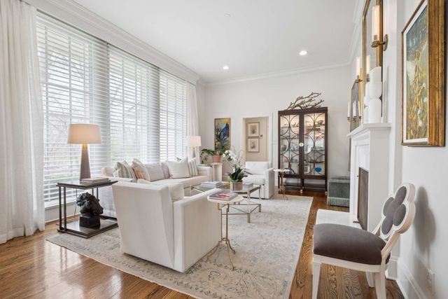 6010 Hickory Valley Rd, Nashville, TN 37205