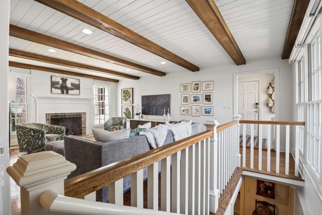 6010 Hickory Valley Rd, Nashville, TN 37205