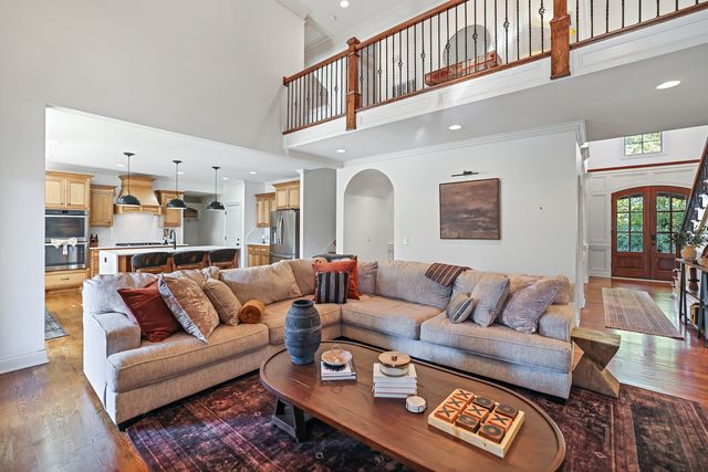 142 Waters Hill Cir, Lebanon, TN 37087