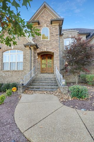 142 Waters Hill Cir, Lebanon, TN 37087