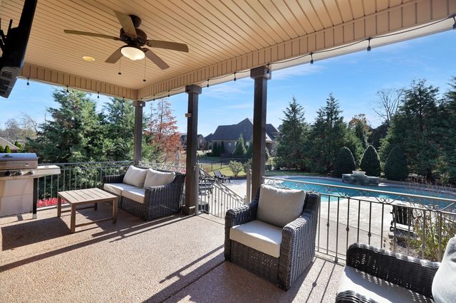 142 Waters Hill Cir, Lebanon, TN 37087