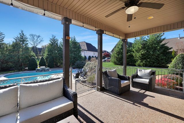 142 Waters Hill Cir, Lebanon, TN 37087