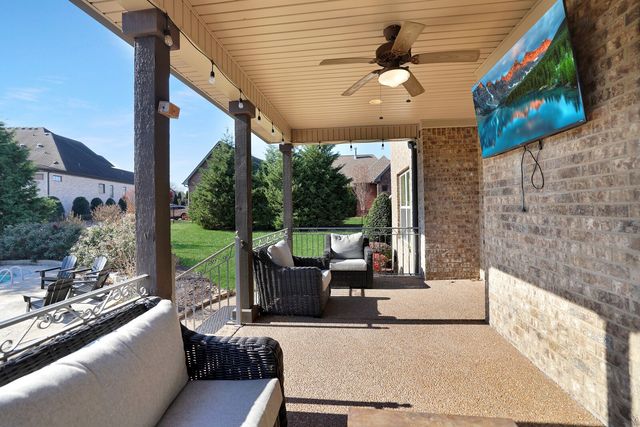 142 Waters Hill Cir, Lebanon, TN 37087