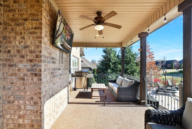 142 Waters Hill Cir, Lebanon, TN 37087