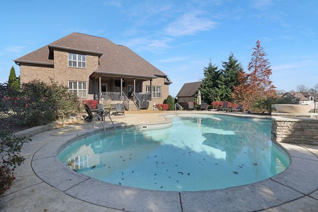 142 Waters Hill Cir, Lebanon, TN 37087