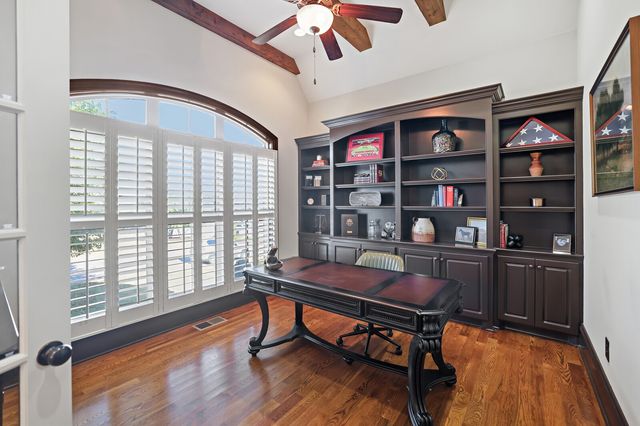 142 Waters Hill Cir, Lebanon, TN 37087