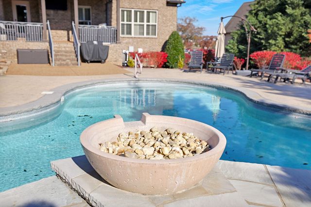 142 Waters Hill Cir, Lebanon, TN 37087