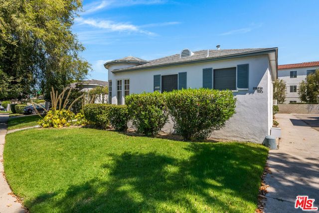 10651 Whipple Street, Toluca Lake, CA 91602
