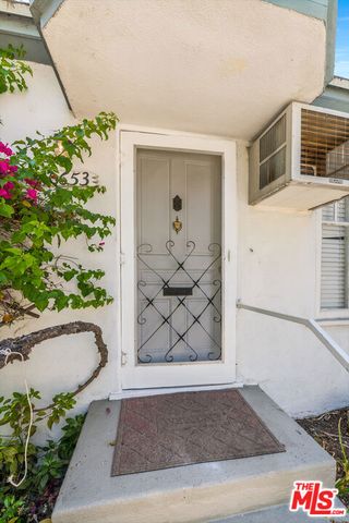 10651 Whipple Street, Toluca Lake, CA 91602