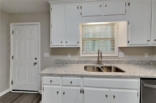 4171 Woodcrest Drive, Powder Springs, GA 30127