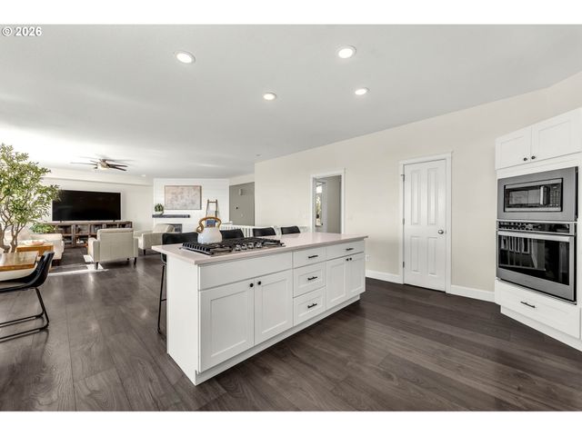 125 SHIP WATCH Cir, Kalama, WA 98625