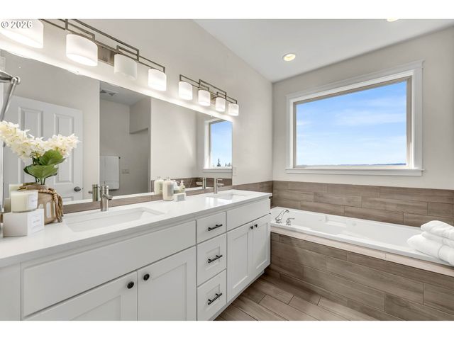 125 SHIP WATCH Cir, Kalama, WA 98625