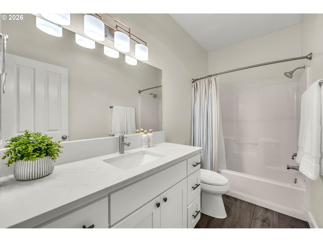 125 SHIP WATCH Cir, Kalama, WA 98625