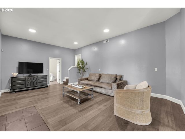 125 SHIP WATCH Cir, Kalama, WA 98625