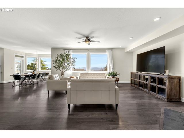 125 SHIP WATCH Cir, Kalama, WA 98625