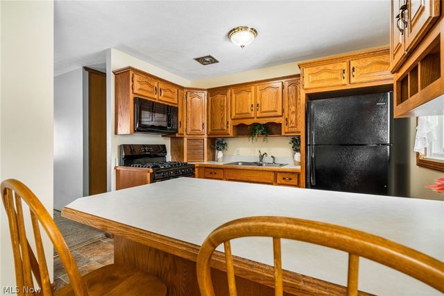 3388 Symphony Lane, New Franklin, OH 44216