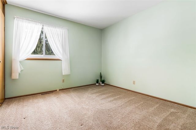 3388 Symphony Lane, New Franklin, OH 44216