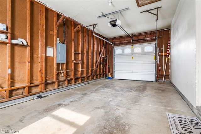 3388 Symphony Lane, New Franklin, OH 44216