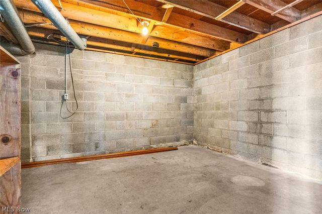 3388 Symphony Lane, New Franklin, OH 44216