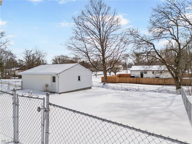 3388 Symphony Lane, New Franklin, OH 44216