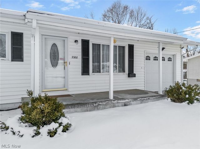 3388 Symphony Lane, New Franklin, OH 44216