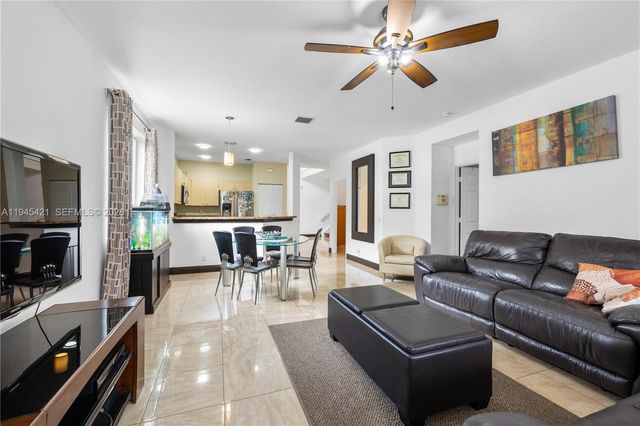 1199 Golden Cane Dr, Weston, FL 33327