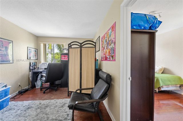 1199 Golden Cane Dr, Weston, FL 33327