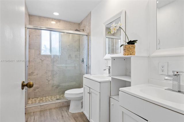 1199 Golden Cane Dr, Weston, FL 33327