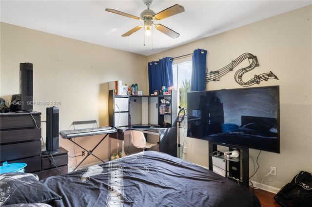 1199 Golden Cane Dr, Weston, FL 33327