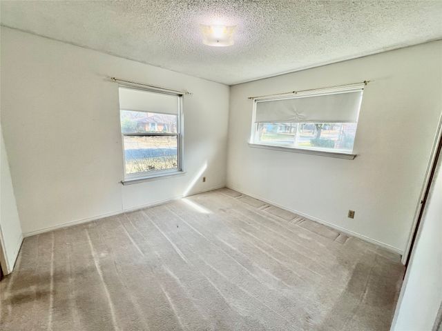 813 Misty Glen Drive, Desoto, TX 75115