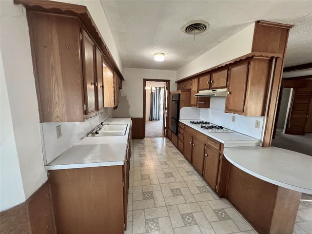 813 Misty Glen Drive, Desoto, TX 75115